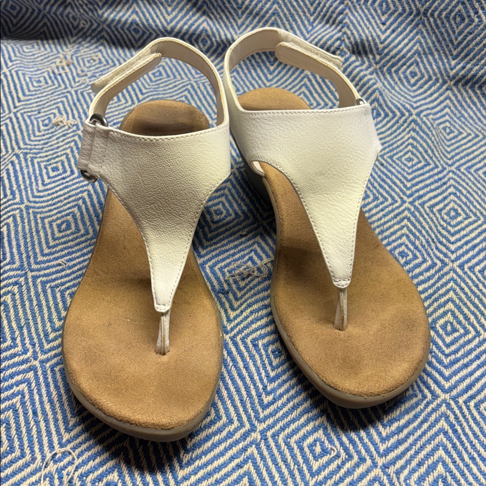 AEROSOLES White and Tan Sandals